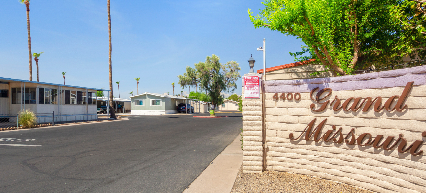 Neighbors Helping Neighbors at Grand Missouri